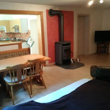 Ferienwohnung Am Waldrand Leicht アパート Dietersheim
